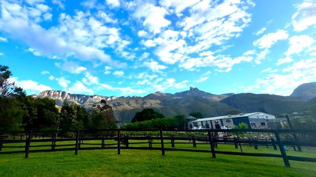 Oaksrest Vineyards Guest Farm Hotell Ladismith Eksteriør bilde
