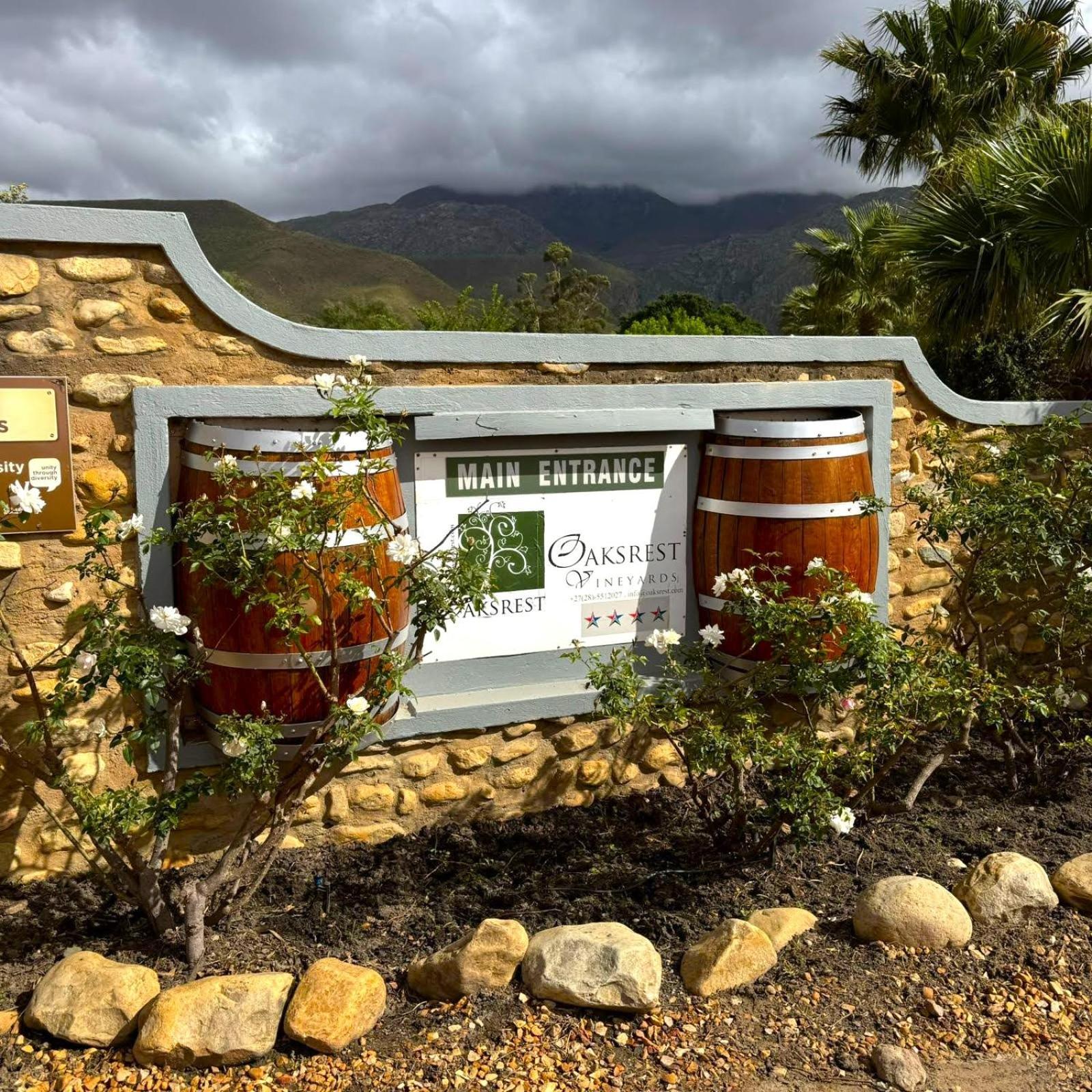 Oaksrest Vineyards Guest Farm Hotell Ladismith Eksteriør bilde